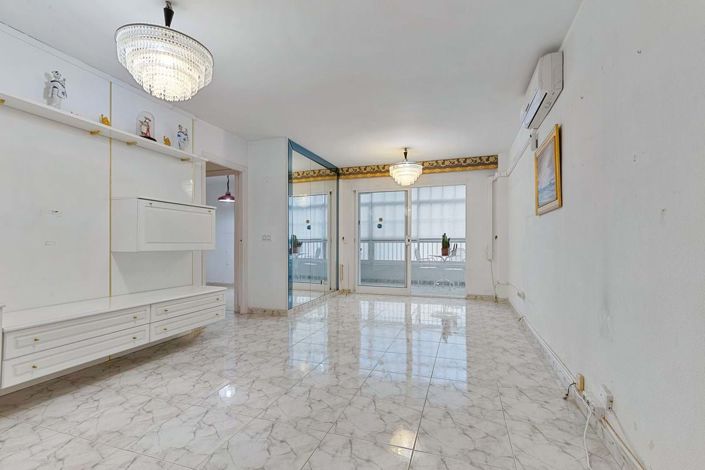 Image No.10-3 Bed Apartment for sale