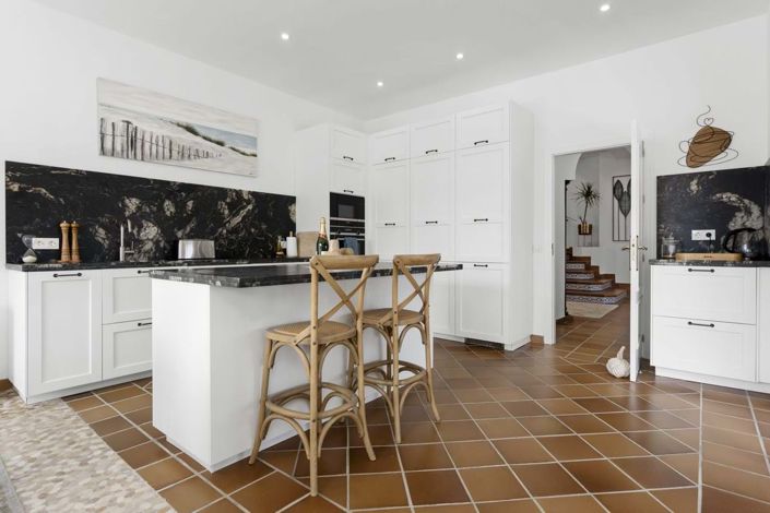 Image No.10-5 Bed Villa for sale