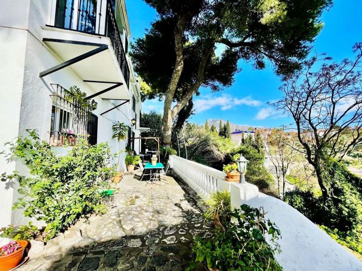 Image No.5-2 Bed Townhouse for sale