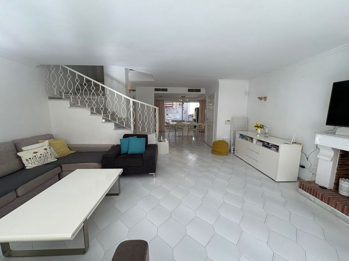 Image No.7-3 Bed Villa for sale