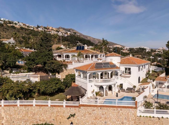 Image No.2-4 Bed Villa for sale