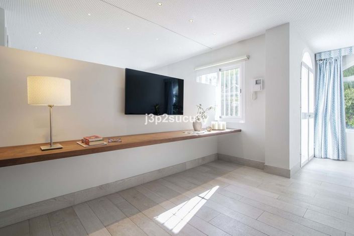 Image No.10-3 Bed Apartment for sale