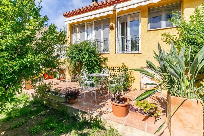 Image No.2-2 Bed Villa for sale