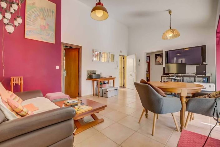 Image No.6-2 Bed Villa for sale