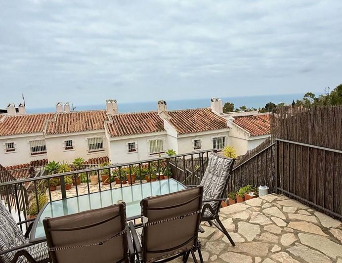 Image No.2-2 Bed Townhouse for sale