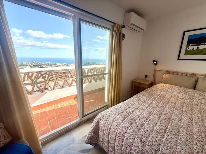 Image No.5-2 Bed Townhouse for sale