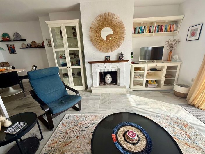 Image No.9-2 Bed Townhouse for sale