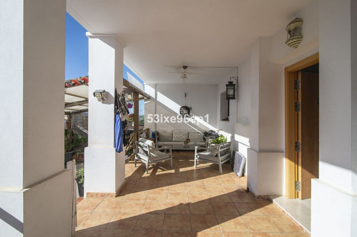 Image No.2-Maison de ville de 2 chambres à vendre à Estepona