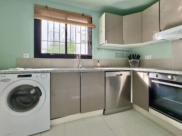Image No.8-3 Bed Townhouse for sale