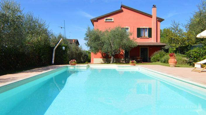 Image No.1-4 Bed Apartment for sale