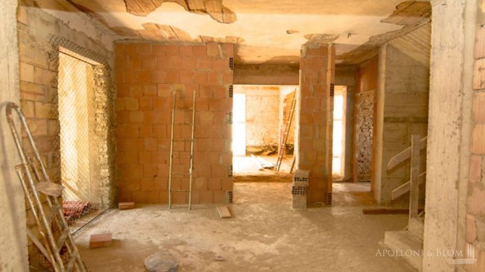 Image No.10-5 Bed Apartment for sale