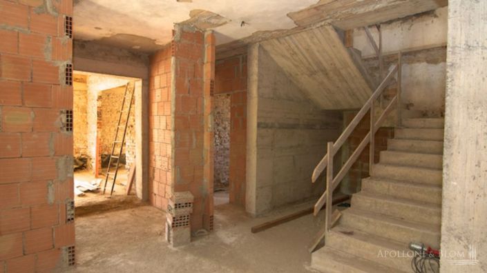 Image No.8-5 Bed Apartment for sale