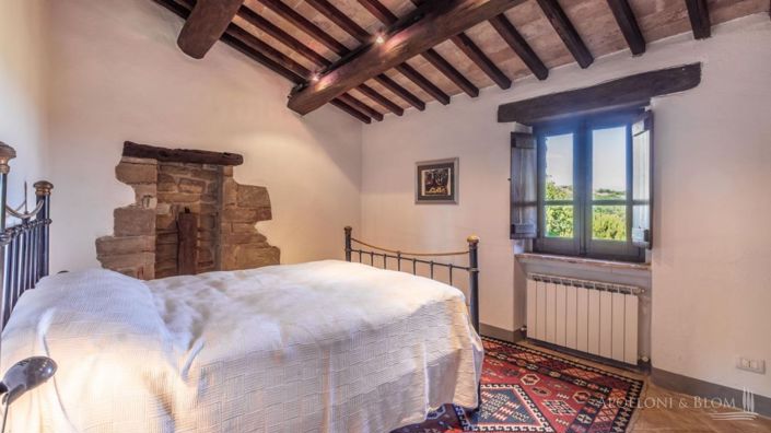 Image No.26-7 Bed Apartment for sale