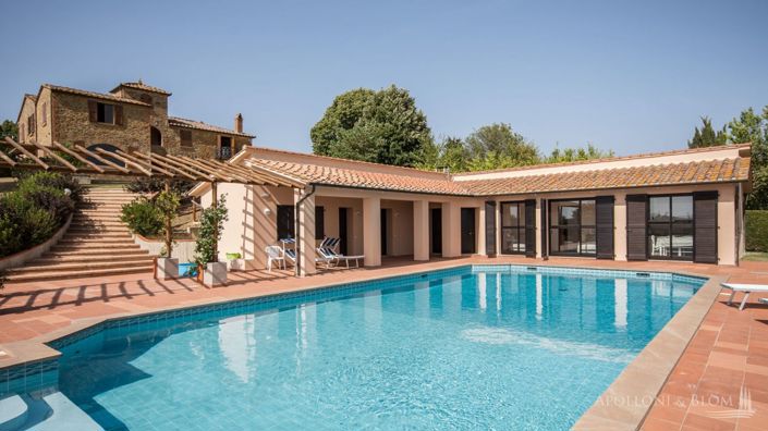 Image No.1-8 Bed Apartment for sale