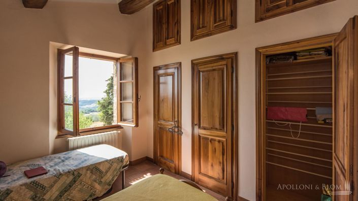 Image No.26-8 Bed Apartment for sale