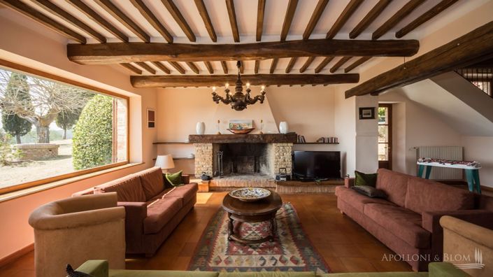 Image No.4-8 Bed Apartment for sale