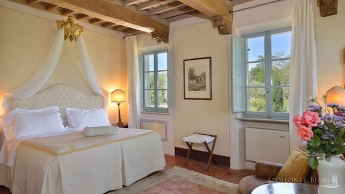 Image No.12-16 Bed Apartment for sale