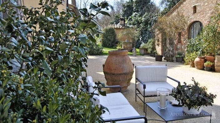 Image No.20-16 Bed Apartment for sale