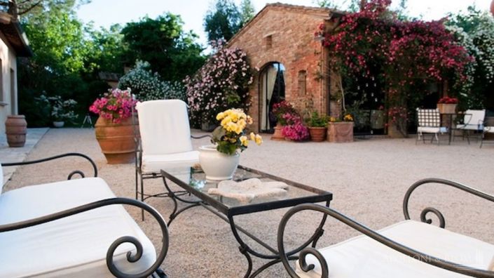 Image No.22-16 Bed Apartment for sale