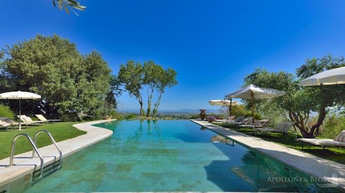 Image No.26-16 Bed Apartment for sale