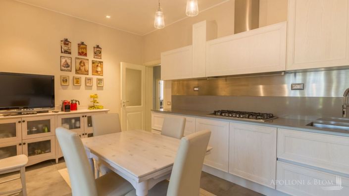 Image No.10-4 Bed Apartment for sale