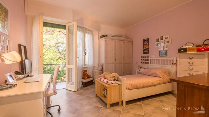 Image No.20-4 Bed Apartment for sale