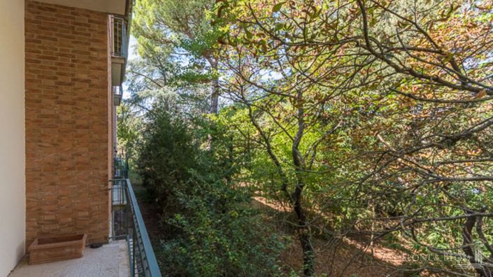 Image No.24-4 Bed Apartment for sale