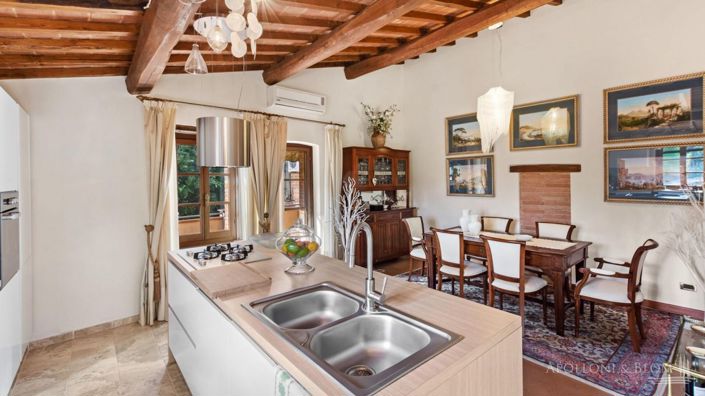 Image No.14-20 Bed Apartment for sale