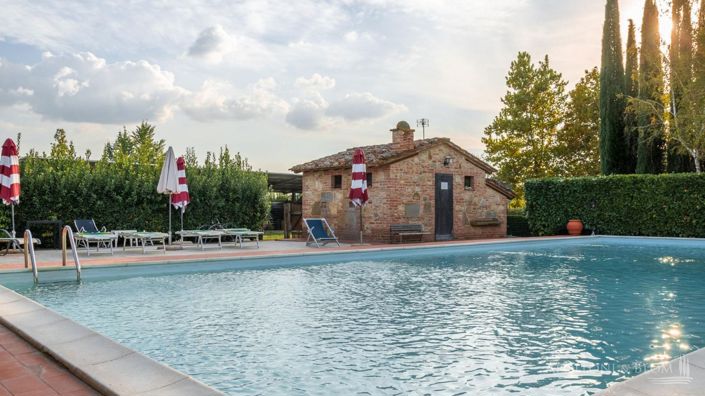 Image No.2-20 Bed Apartment for sale