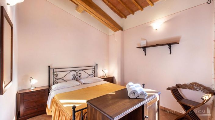 Image No.26-20 Bed Apartment for sale