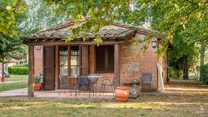 Image No.27-20 Bed Apartment for sale