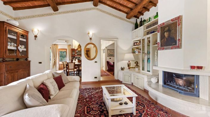 Image No.3-20 Bed Apartment for sale