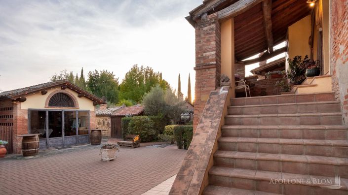 Image No.7-20 Bed Apartment for sale