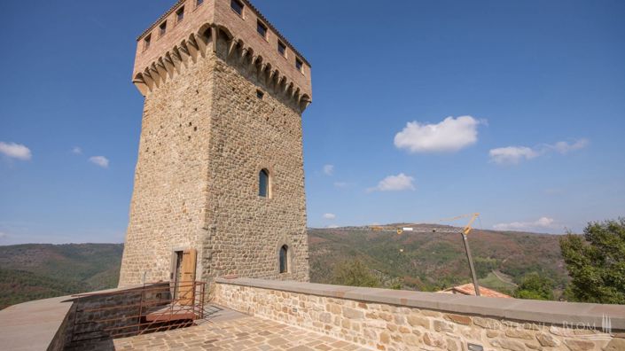 Image No.9-7 Bed Chateaux for sale