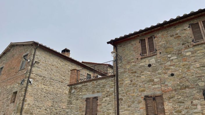 Image No.26-16 Bed Apartment for sale