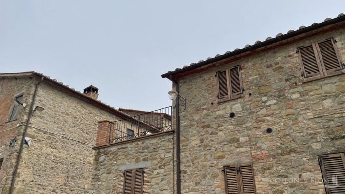 Image No.27-16 Bed Apartment for sale