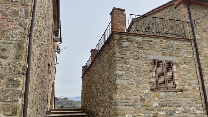 Image No.28-16 Bed Apartment for sale