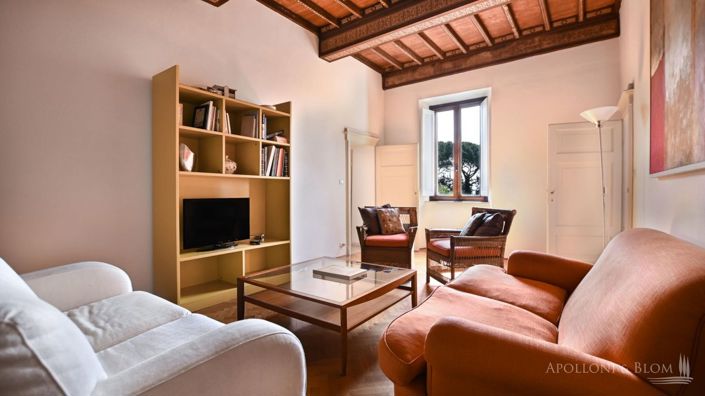 Image No.19-13 Bed Villa for sale