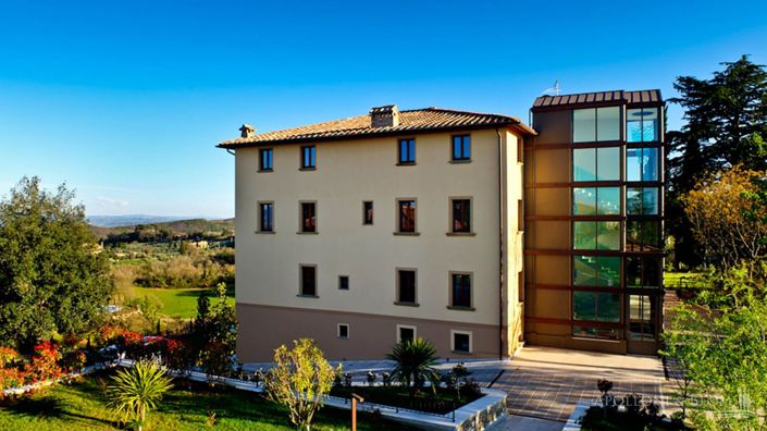 Image No.1-Appartement de 30 chambres à vendre à Montepulciano