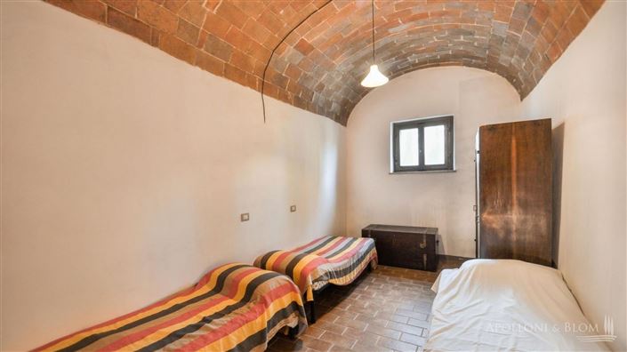 Image No.12-7 Bed Apartment for sale