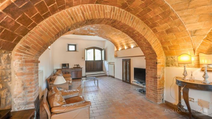 Image No.7-7 Bed Apartment for sale