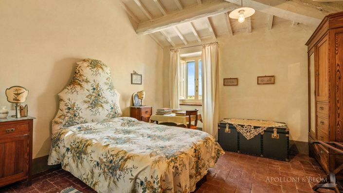 Image No.15-12 Bed Apartment for sale
