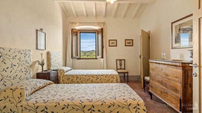 Image No.16-12 Bed Apartment for sale