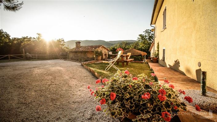 Image No.17-8 Bed Apartment for sale