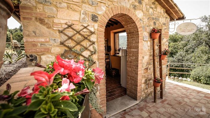 Image No.25-8 Bed Apartment for sale