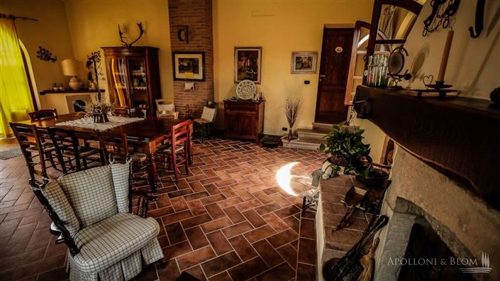 Image No.28-8 Bed Apartment for sale