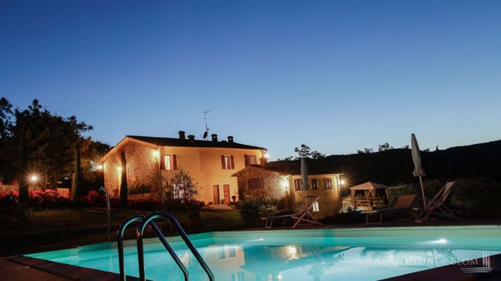 Image No.4-8 Bed Apartment for sale