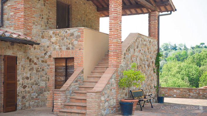 Image No.12-8 Bed Apartment for sale