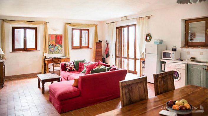 Image No.30-8 Bed Apartment for sale