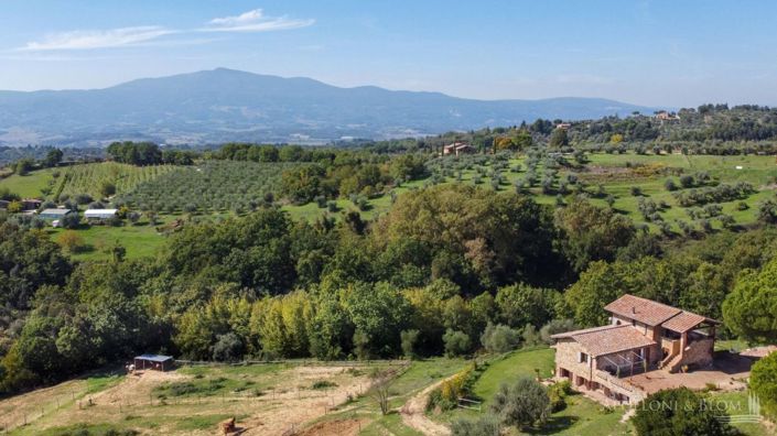 Image No.8-8 Bed Apartment for sale